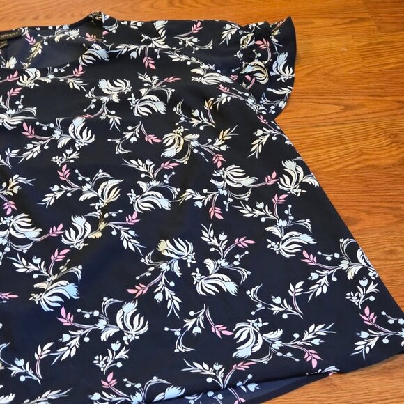 Lane Bryant Women's Pullover Top Ruffled Sleeves Blue Floral Rose Plus Size 18 - Picture 3 of 11